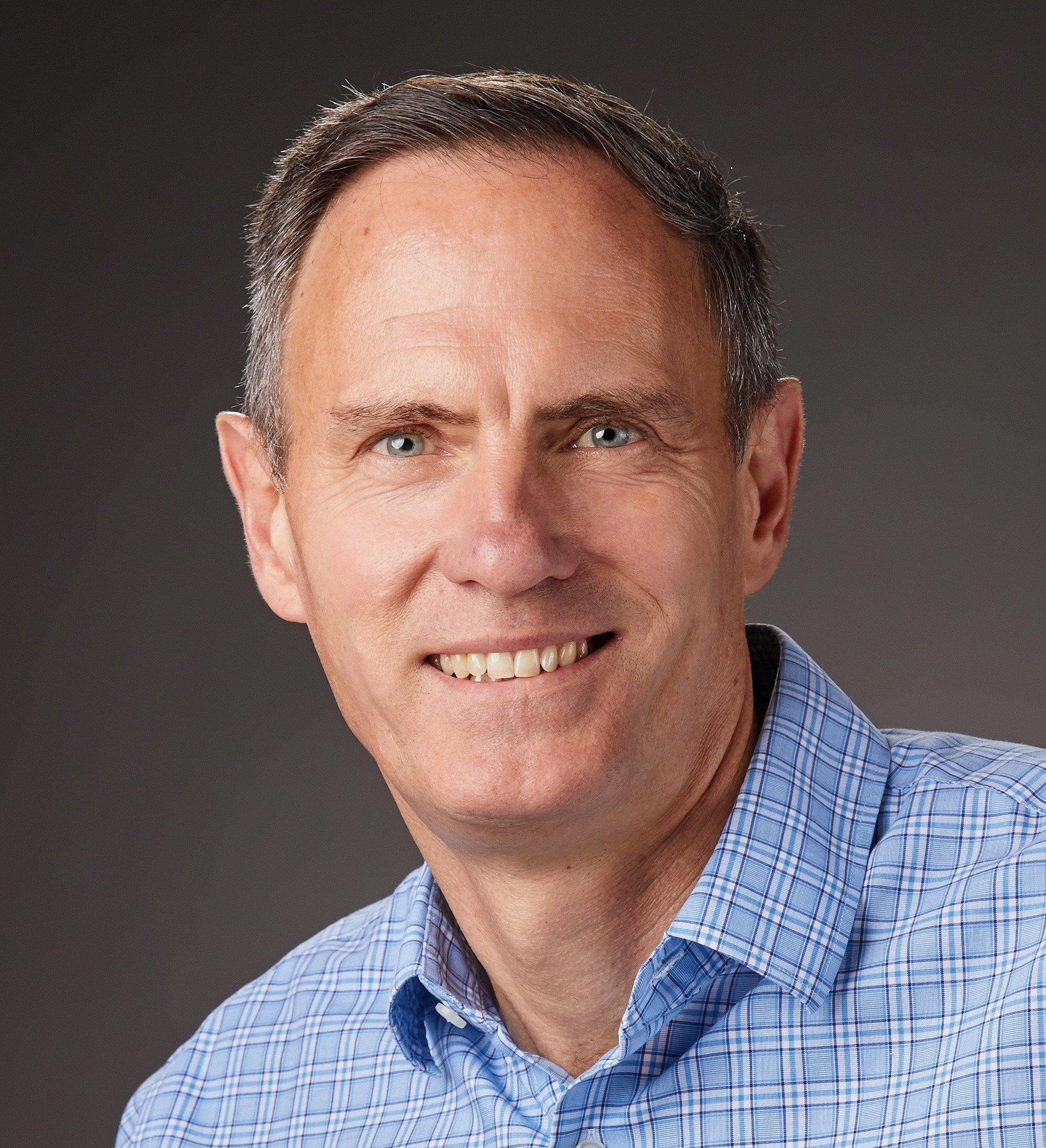Robert - Headshot2019b